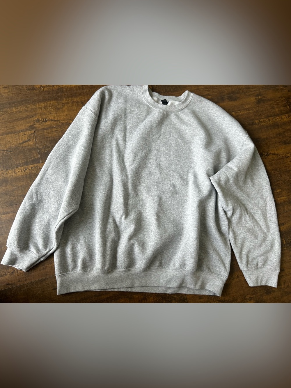 Gildan Crewneck Sweatshirt - Heather Light Gray
